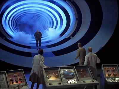 -Jiggs!
- I'm all right, sir. - The Time Tunnel