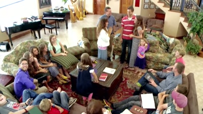 [Jill]
So a few weeks out from the birth, - Shiny Happy People: Duggar Family Secrets