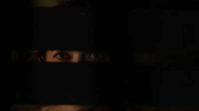 [Jillian] No. Shh, shh. I can't go back inside. - Twisted Neighbor
