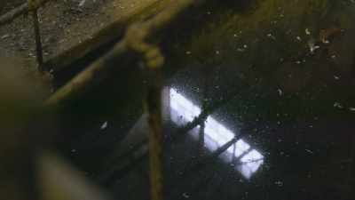 [Jim] Everything
appears oversized. - Mysteries of the Abandoned