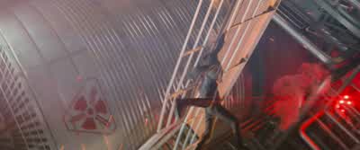 - Jim? - Hold on! I can't. - Star Trek Into Darkness