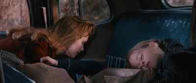 Jim Junior.
Wake up, honey. - Wild River