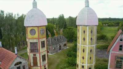 [Jim Meigs] It looks like
something that maybe - Mysteries of the Abandoned