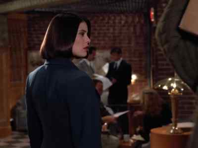 Jimmy, what are you doing? - Lois & Clark: The New Adventures of Superman