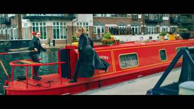 (JO WHISTLES) - Zomboat!