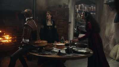 Joanna, please.
I am tending to his eye. - The Spanish Princess