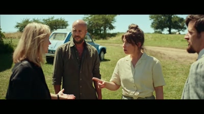 Jobe, teď ne. Uvidíme, jak to půjde. - The Awkward Weekend