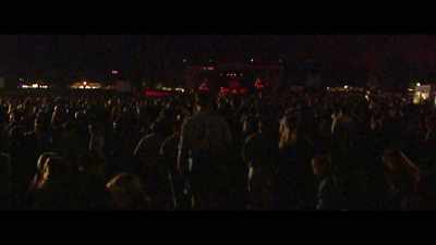 JODIE: And then people
around us started shouting, - Oasis: Knebworth 1996