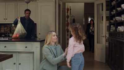 - Jodie's coming with,
they'll be here any minute. - The Drowning