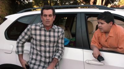 Joe DiMaggio! - Modern Family