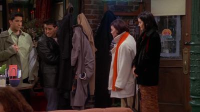 Joey, I can see you, okay? - Friends