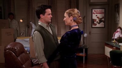 Joey likes to scare the duck. - Friends