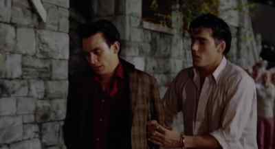 Joey, listen to me, man.
Listen to me. - The Wanderers