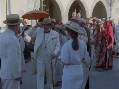 [John] Come along Pamela. - Agatha Christie's Poirot