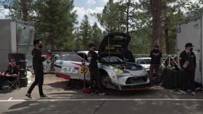 JOHN HINDHAUGH: Reports
from the pit area - Pike's Peak: On The Edge