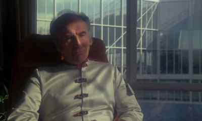 John, I'm trying to do you a favor. - The Shape of Things to Come