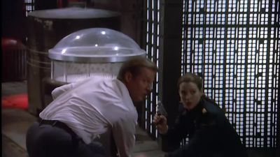 John! John, look out! - Babylon 5