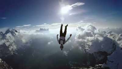 - Jokke does 250 skydives
in his first two months. - The UnBelievable with Dan Aykroyd