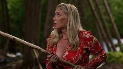 [Joli breathing heavily] - Hunting Housewives