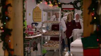 [JOLLY MUSIC PLAYING] - Christmas in Love