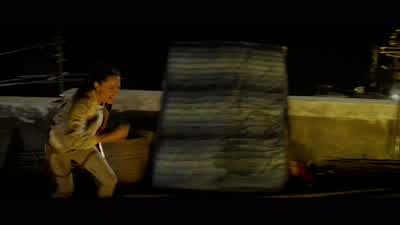 Jonathan: Come closer! - Lara Croft Tomb Raider: The Cradle of Life
