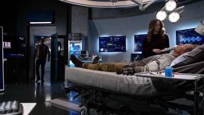- J'onn,
what are you doing here? - DC's Legends of Tomorrow