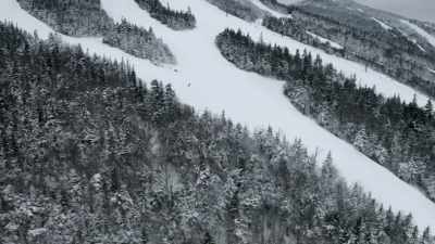 - [Jonny] The east's
biggest mountain that is, - Future Retro