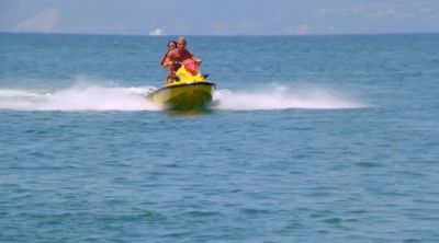 -JORDAN: HEY
CODY, LOOK UP THERE. - Baywatch