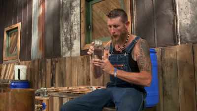 Josh, he's got one filter
in there with charcoal. - Moonshiners: Master Distiller