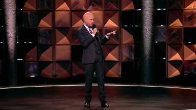 Joyce m'a dit :
"Tom, je peux te poser une question ? - Backstage with Katherine Ryan