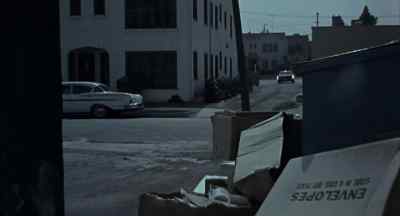 [Juan] I'm picking up a
signal from that direction. - The Astro Zombies