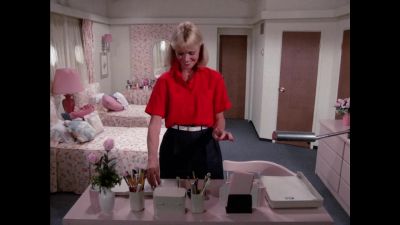 Judy, it's Vicki.
Can you open the door? - The Love Boat