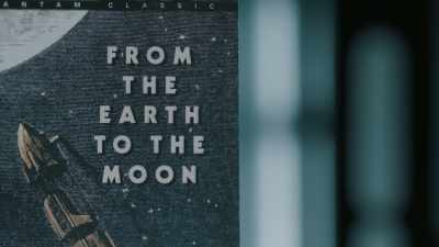 Jules Verne provided
the plot and story - James Cameron's Story of Science Fiction