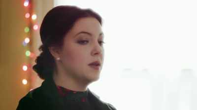 Julia, we can't
lose the house. - The Christmas Listing