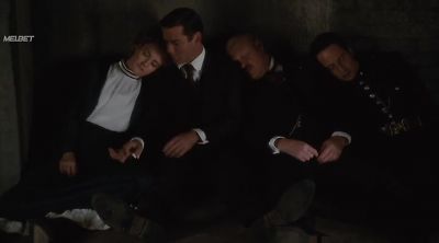 Julia. Julia, wake up. - Murdoch Mysteries