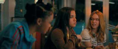 Julia, tell me you agree
that we should get dessert. - Madame Web