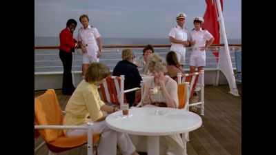 Julie, I'm gonna need your help. - The Love Boat
