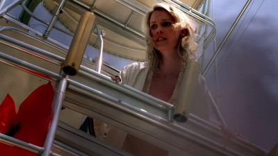 Julie, just stay still.  - CSI: Miami