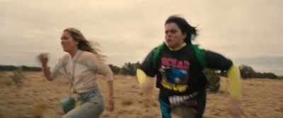 - Jump, grab on, hold tight!
- Got it! - Unpregnant