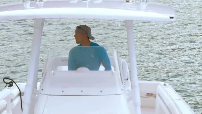 - Jump on.
- Okay. - Below Deck