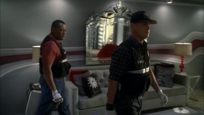 Jumper's name's Brad Malone.
Checked in four days ago. - CSI: Crime Scene Investigation