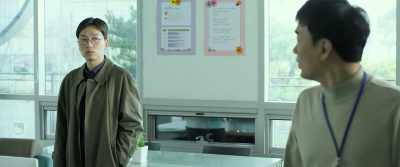 Jung-yeop, we're social
workers, not parents. - My First Client