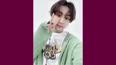 Jungwon, he tries to wear
cardigans and knits and stuff, - Fanmade: ENHYPEN