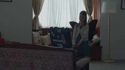 -[Juniper] We're asset rich
but we're income poor. - Mistletoe Ranch