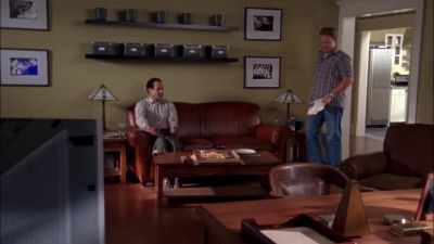 - Junk mail. Don't ya hate it?
- Yeah. - Monk
