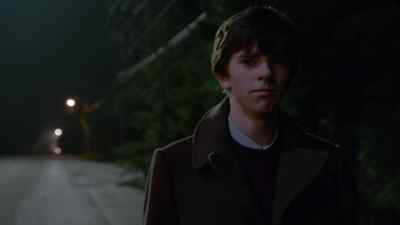 (JUNO BARKS) - Bates Motel