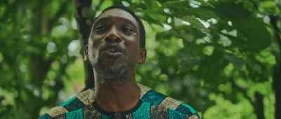 Just a direct high-quality
cocoa supply chain you can depend on. - A Danfo Christmas