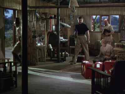 Just a minute, please, will you? - Mogambo