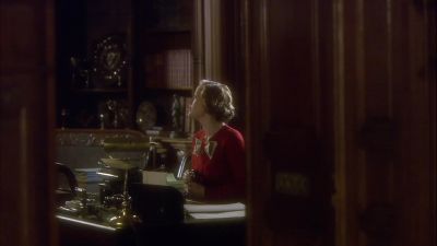 Just a moment. - Agatha Christie's Poirot