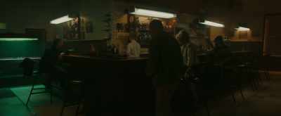 - Just a quick stop.
- Got any champers? - The Royal Hotel